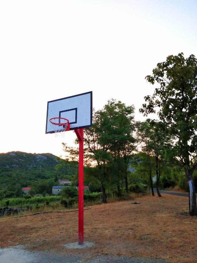 Country House "Lipa" Komarno Virpazar Eksteriør billede
